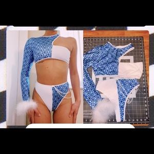 Blue white daisy rave fit